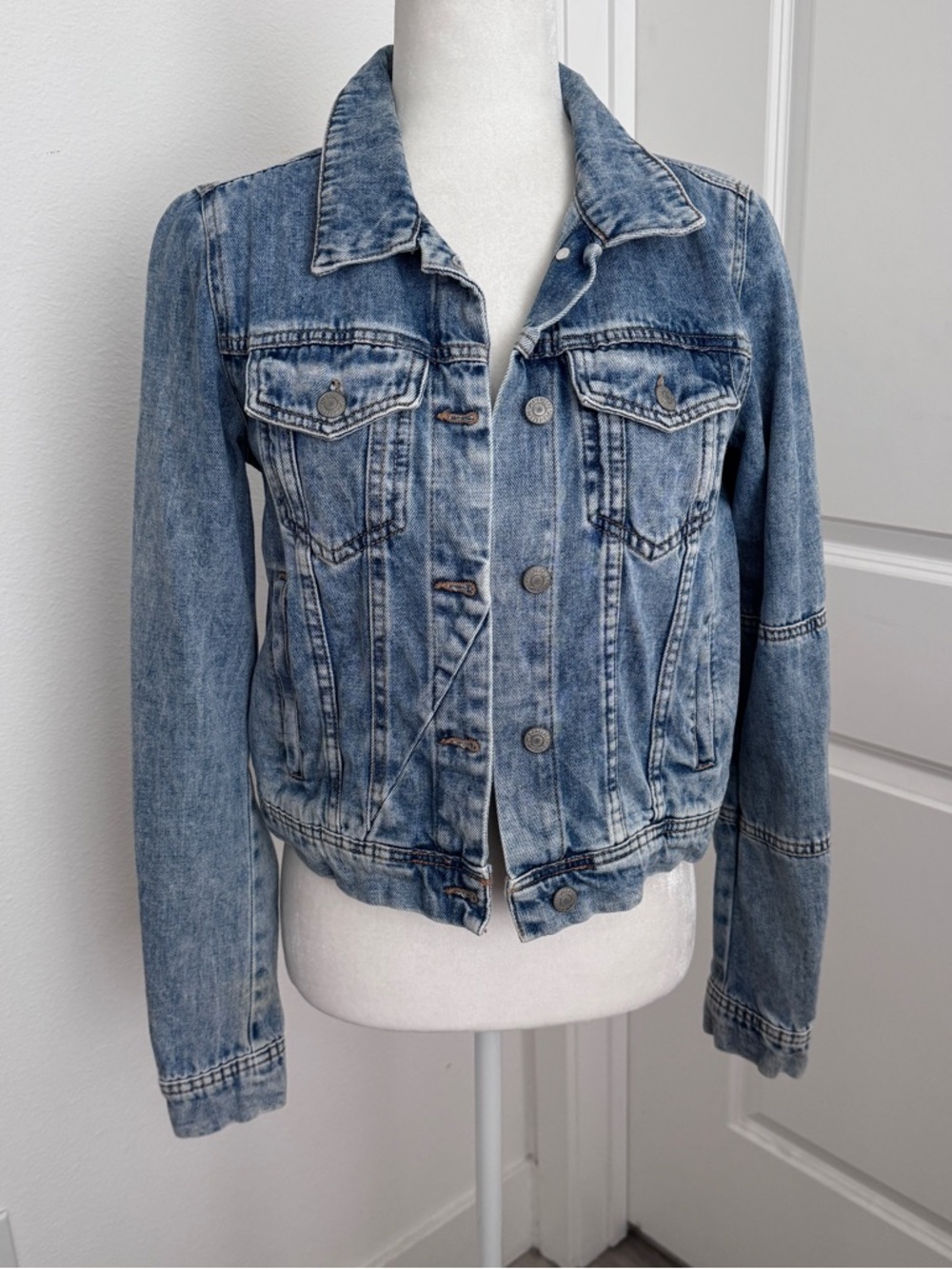 Free People Classic Light Wash Denim Jacket - Women